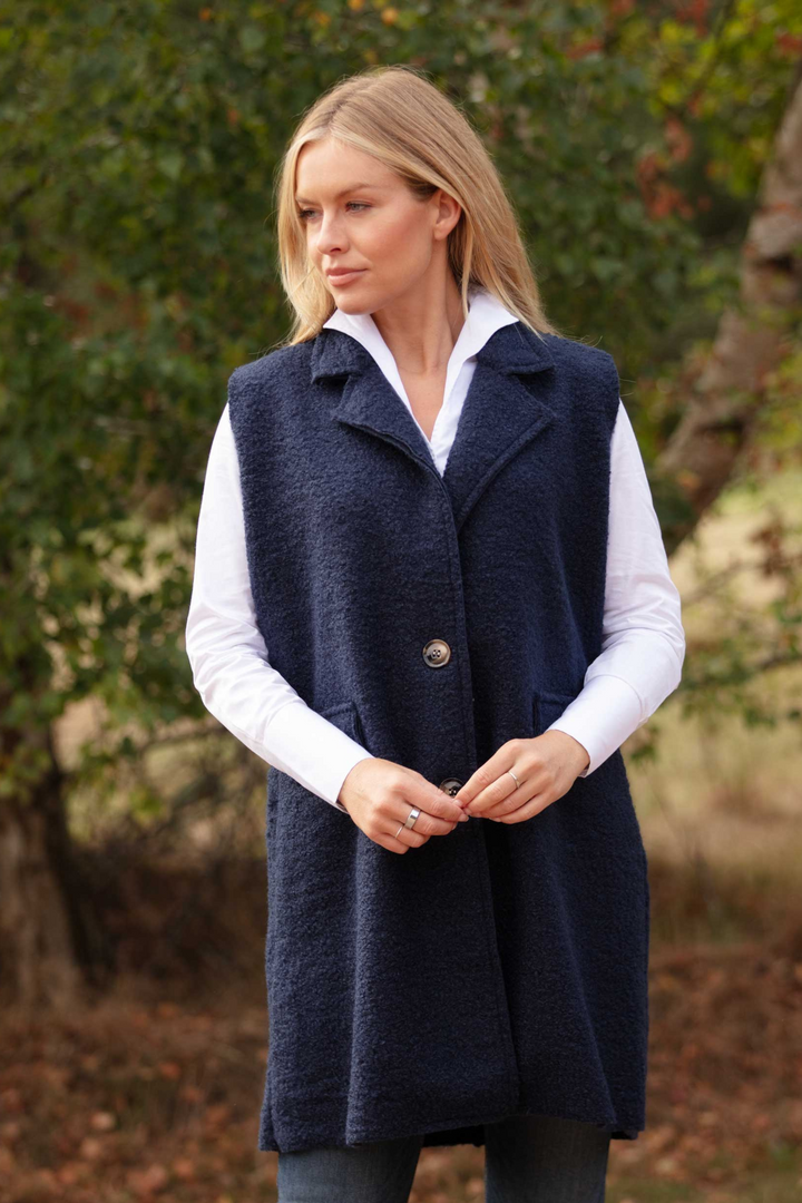 Long Boucle Gilet In Navy