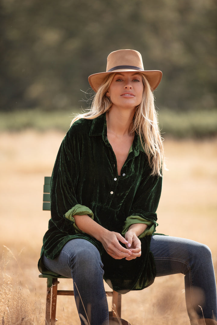 Ava Oversized Silk Velvet Shirt In Forest Green