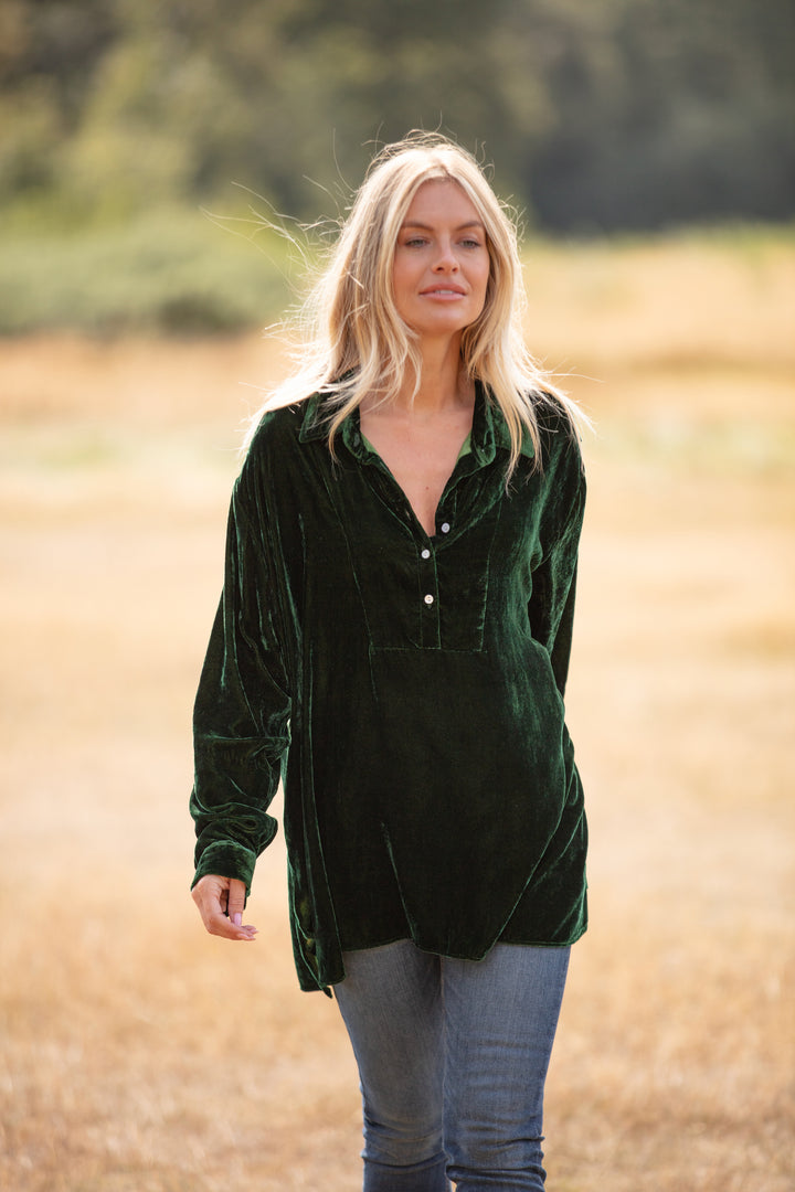 Ava Oversized Silk Velvet Shirt In Forest Green