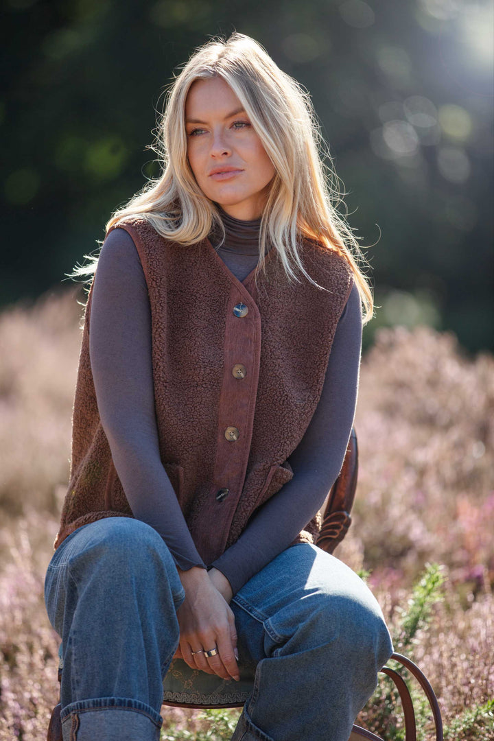 Fleece Gilet In Brown