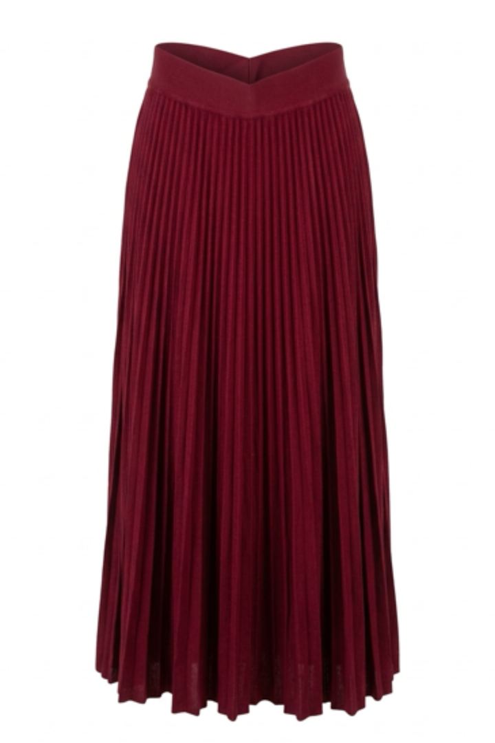 Maplewood Knitted Skirt in Wine