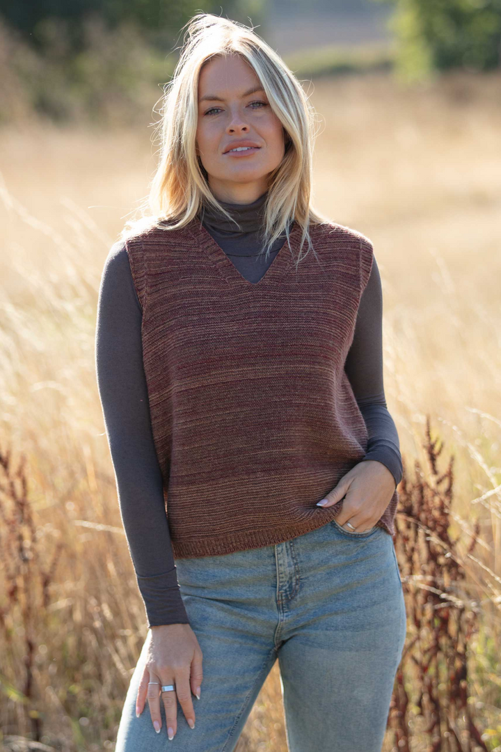 Cashmere Mix Sleeveless Jumper in Burgundy with Beige Mix